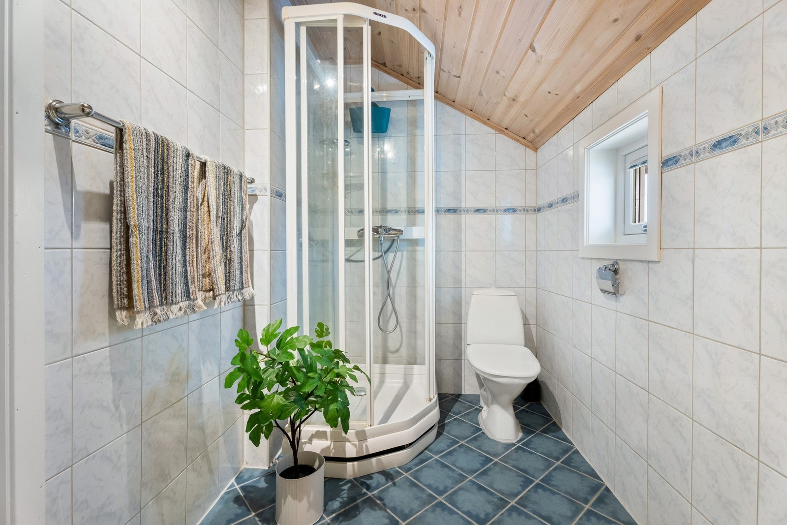 Flislagt bad på 5,2 kvm. Galleribilde