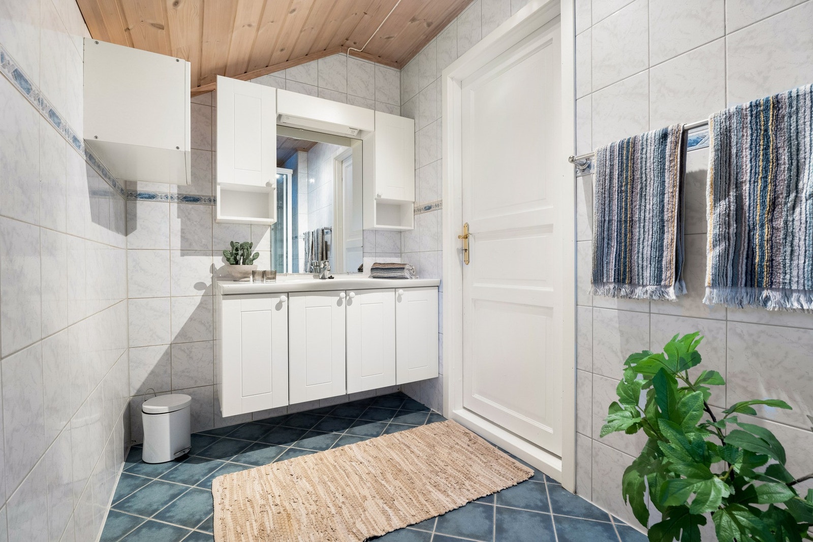 Her er det elektrisk gulvvarme. Galleribilde