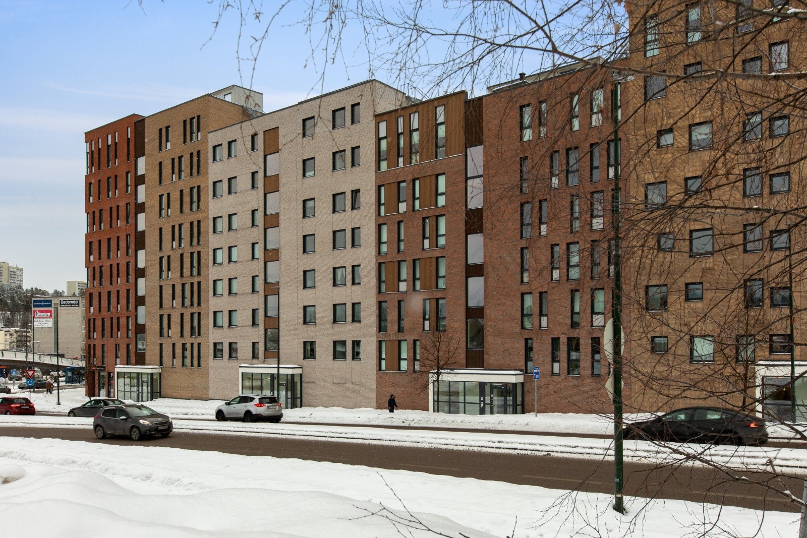 Leiligheten har en svært sentral beliggenhet med umiddelbar nærhet til bussterminalen, Metro senter og Triaden storsenter. Galleribilde