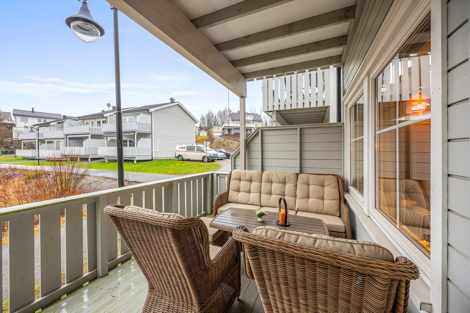 God plass til sittegruppe. Galleribilde