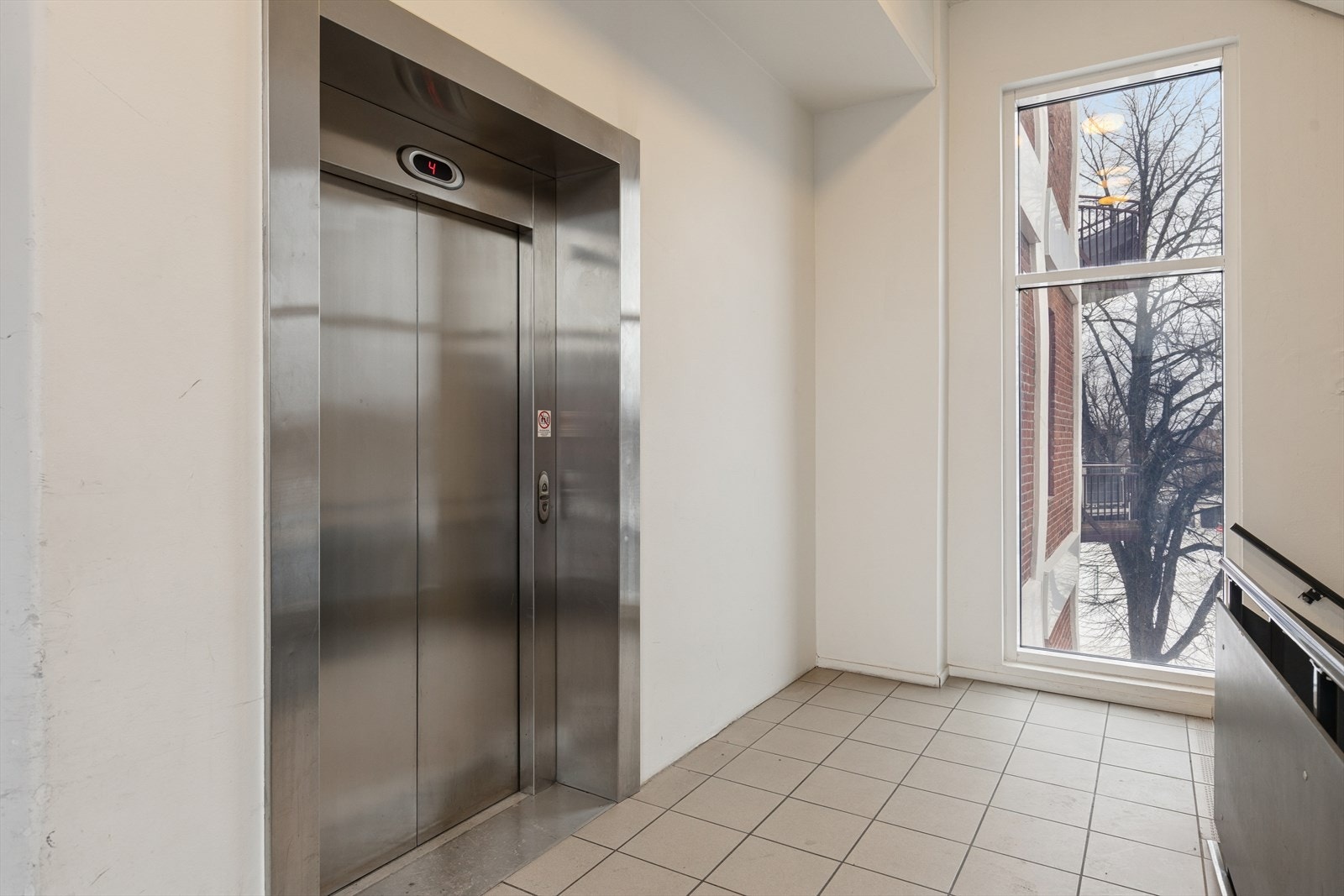 Bygg utstyrt med heis som gir enkel adkomst til alle etasjer. Galleribilde