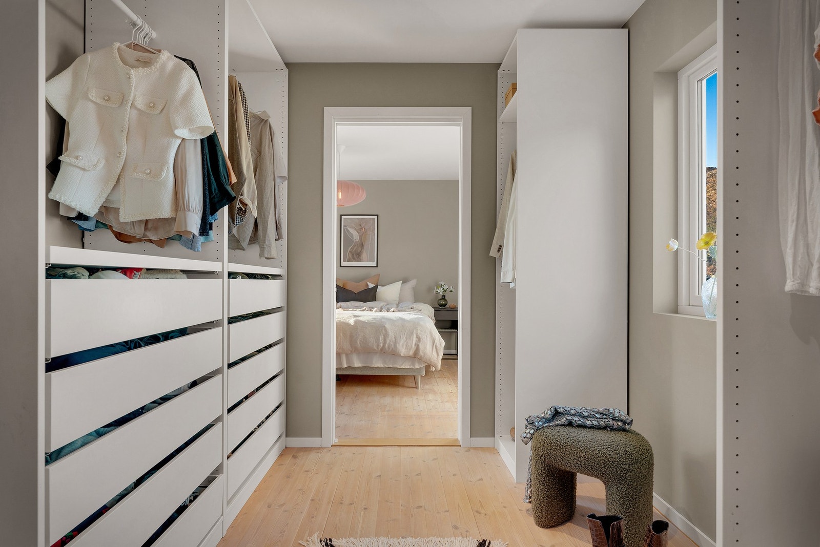 Rikelig med garderobeplass. Galleribilde