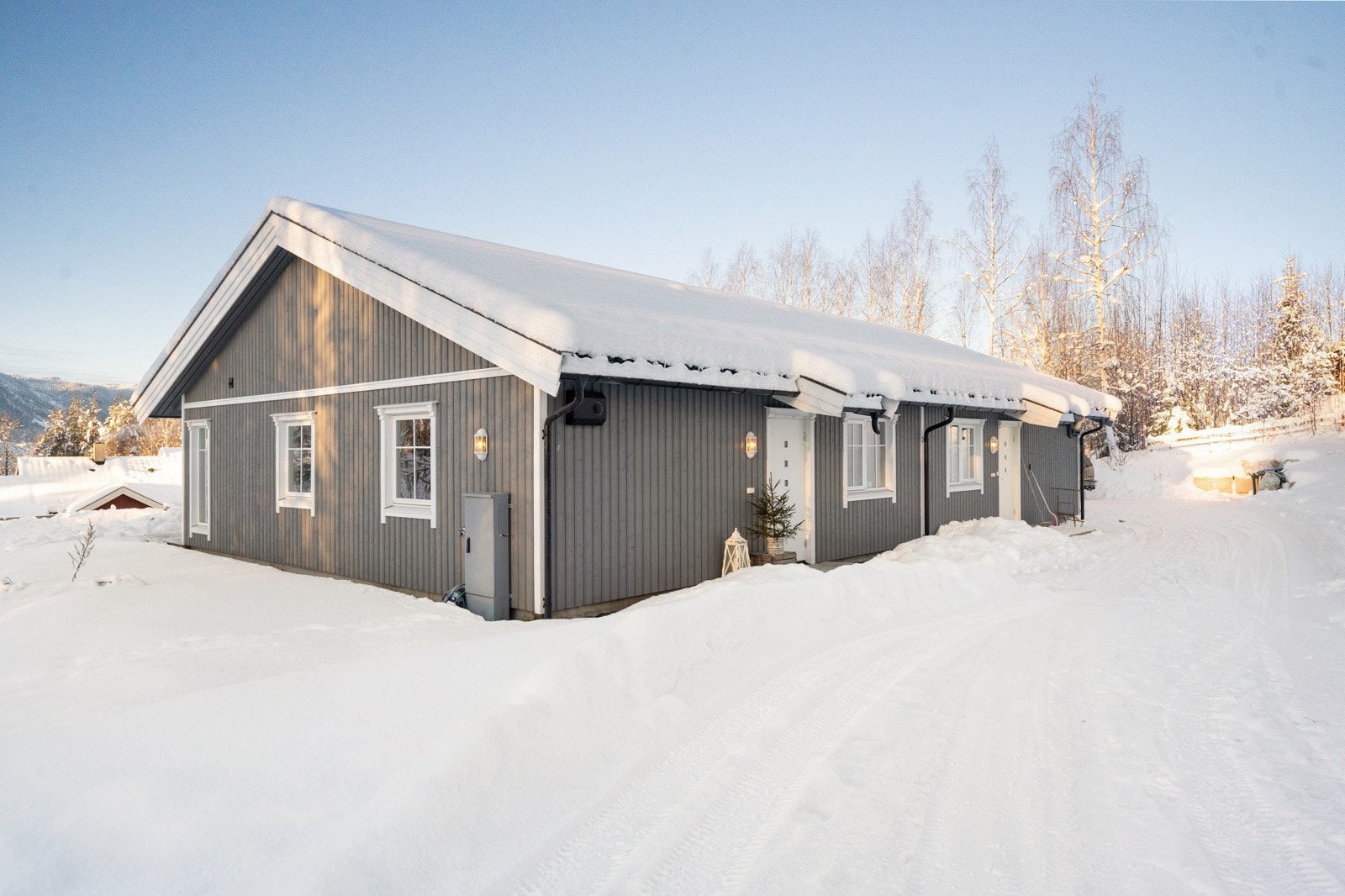 Dette er en lekker og moderne leilighet i tomannsbolig, beliggende i et attraktivt og barnevennlig boligområde Galleribilde