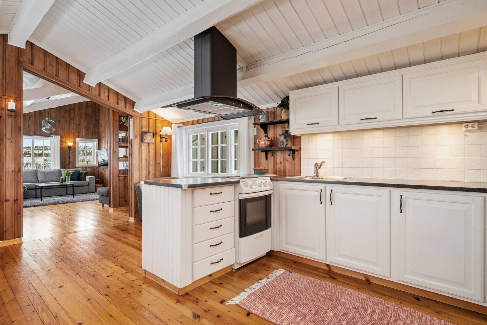 Kjøkkenkrok med plass til alt man behøver. Galleribilde