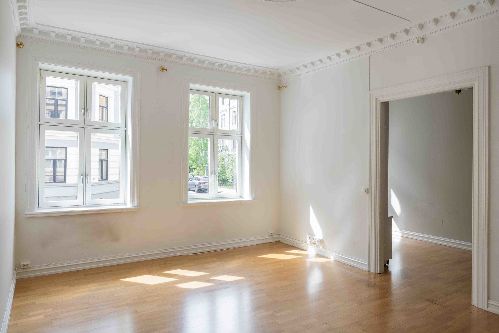 Gjennomgående og klassisk 4-roms oppussingobjekt på Frogner Galleribilde