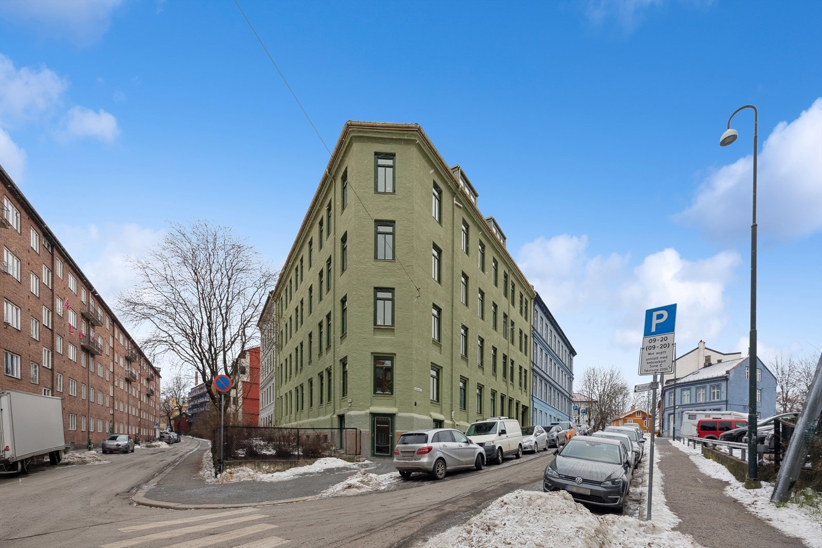 Leiligheten ligger attraktivt til på Kampen med kort vei til servicetilbud og fasiliteter. Galleribilde