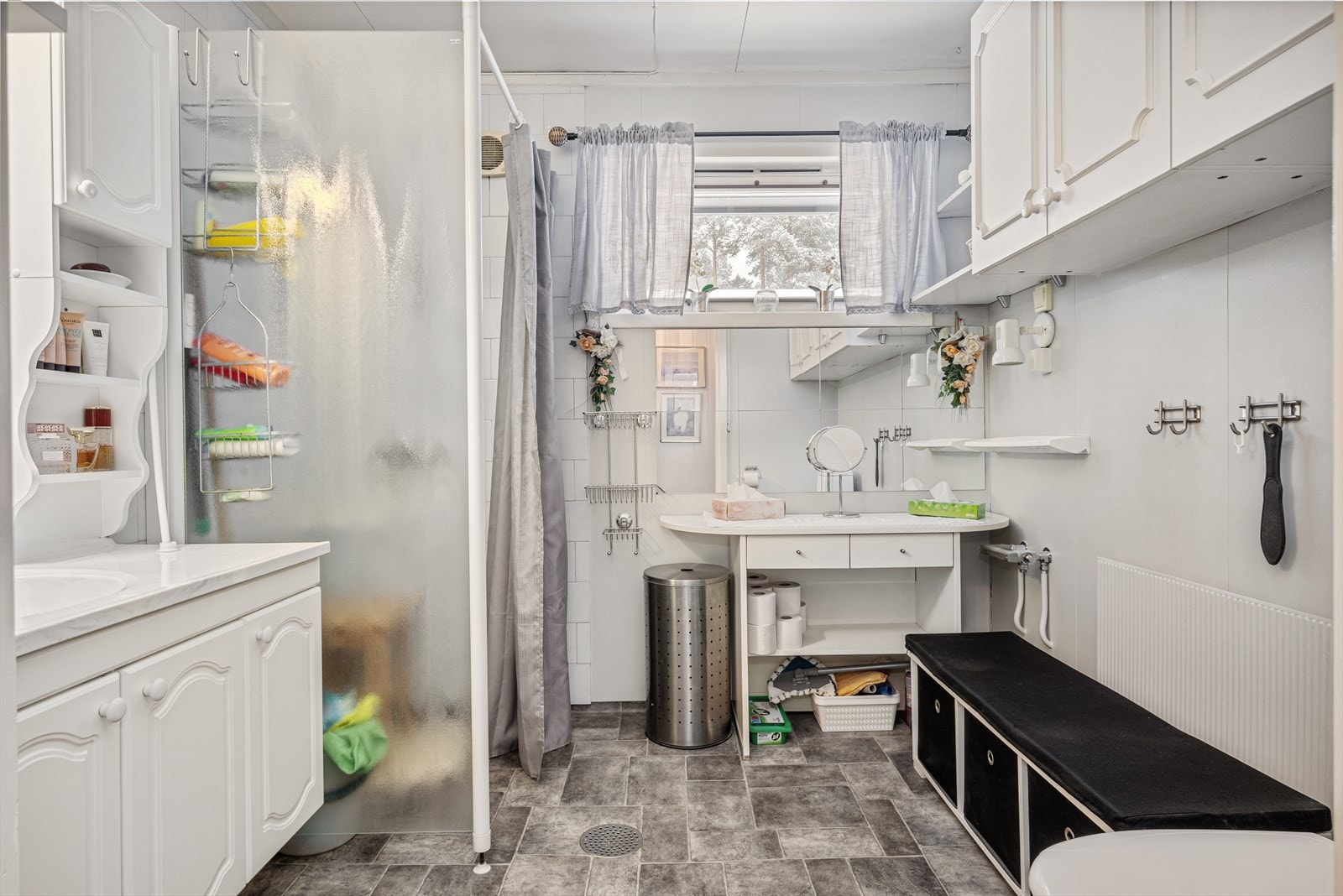 Bad i 1. etasje. Galleribilde