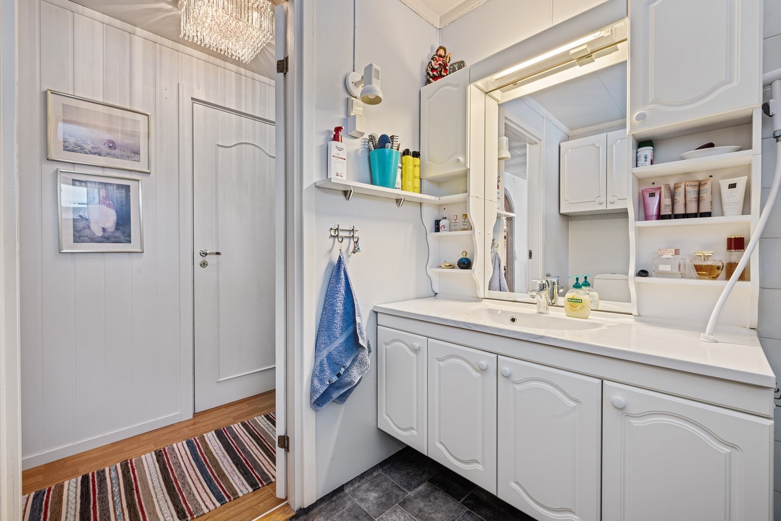 Bad i 1. etasje. Galleribilde