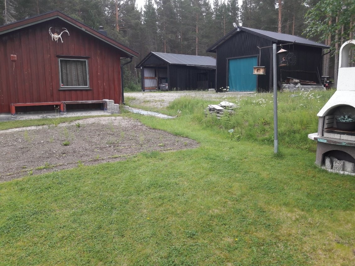 Verksted og to carporter. Galleribilde