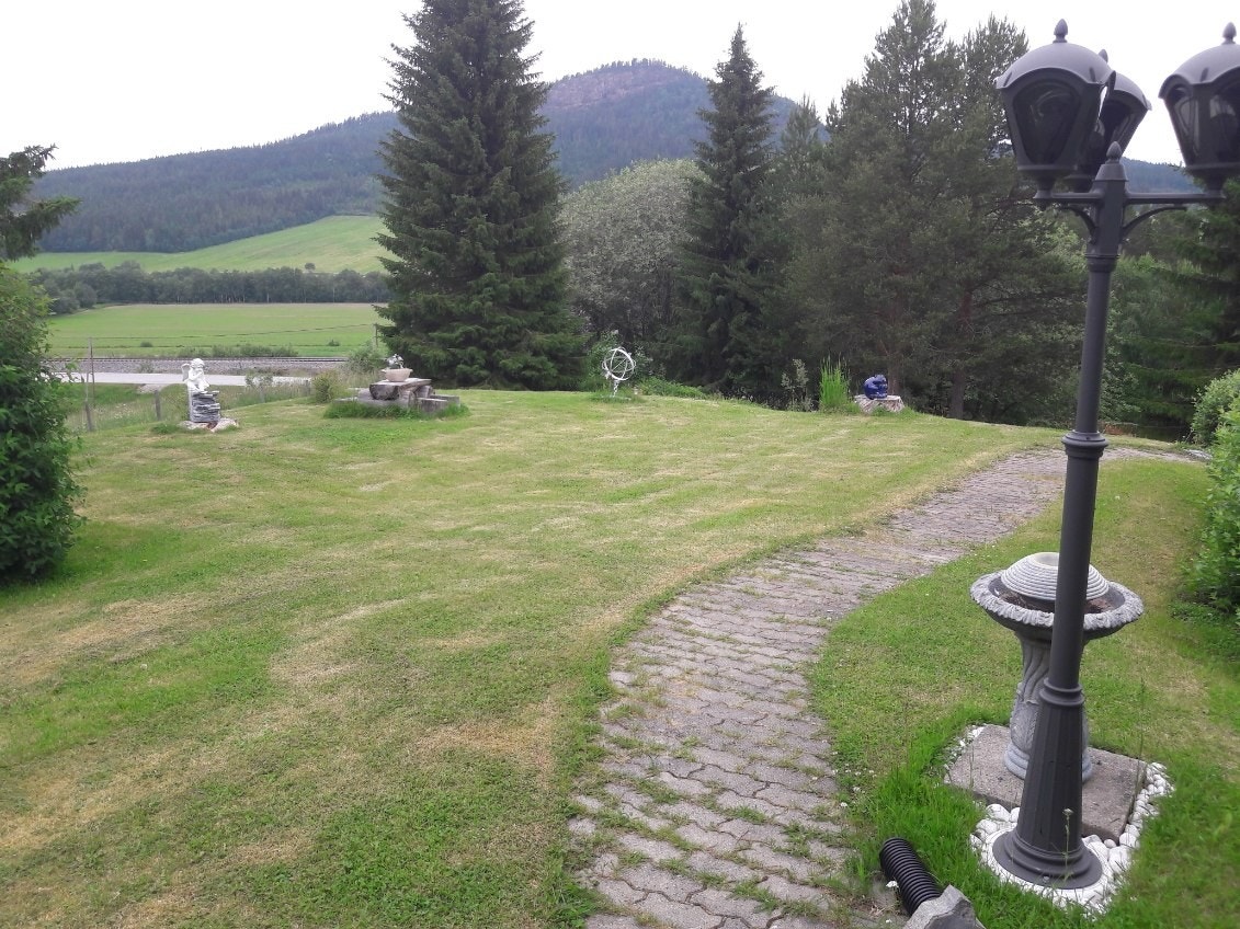 Attraktiv tomt med utsikt og gode bruksmuligheter. Galleribilde