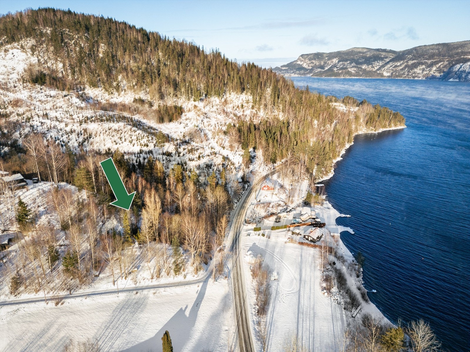 Det er flotte naturskjønne og landlige omgivelser rundt tomten. Galleribilde