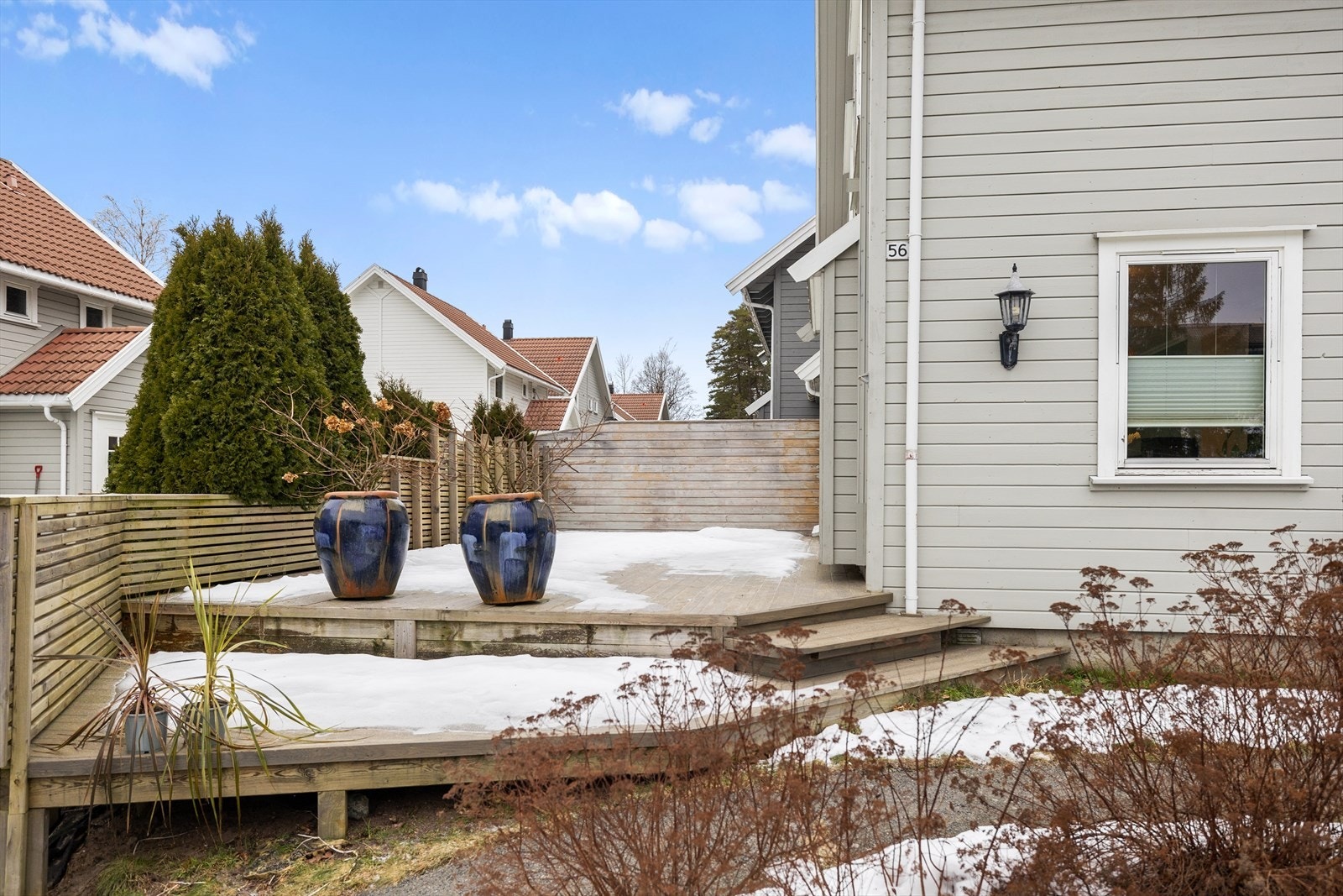 Dette er et perfekt sted for alt fra rolige morgenstunder med kaffe i solen til hyggelige grillkvelder med familie og venner. Galleribilde