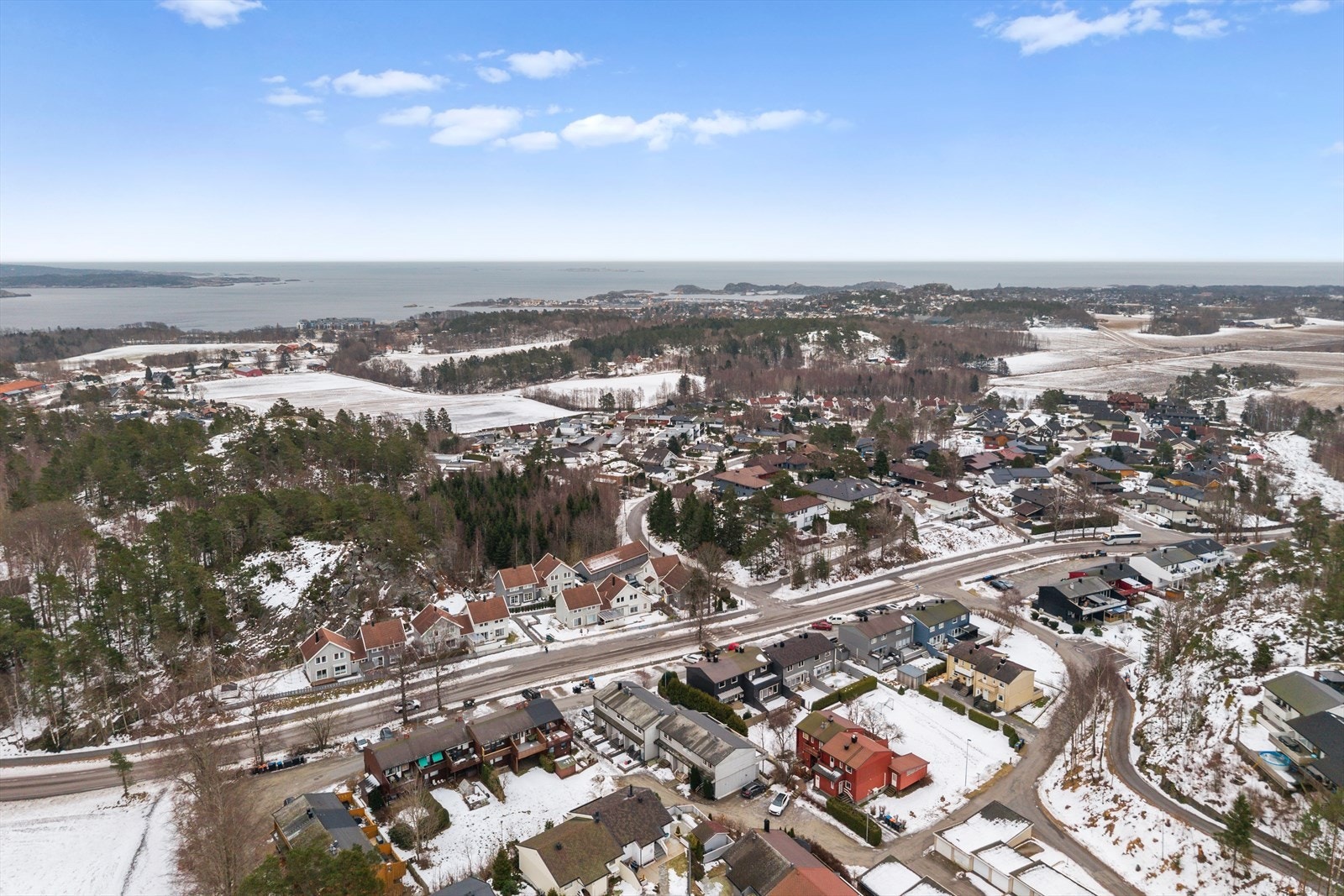 Fra boligen er det kun en kort tur til Stavern - den sjarmerende kystbyen som av mange regnes som en av Vestfolds vakreste perler. Galleribilde