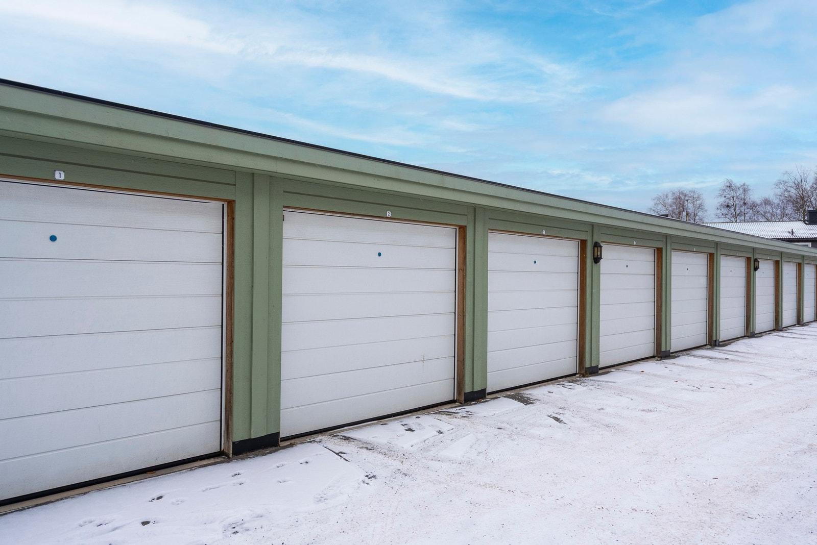 Tørr og trygg parkering i garasjerekke Galleribilde