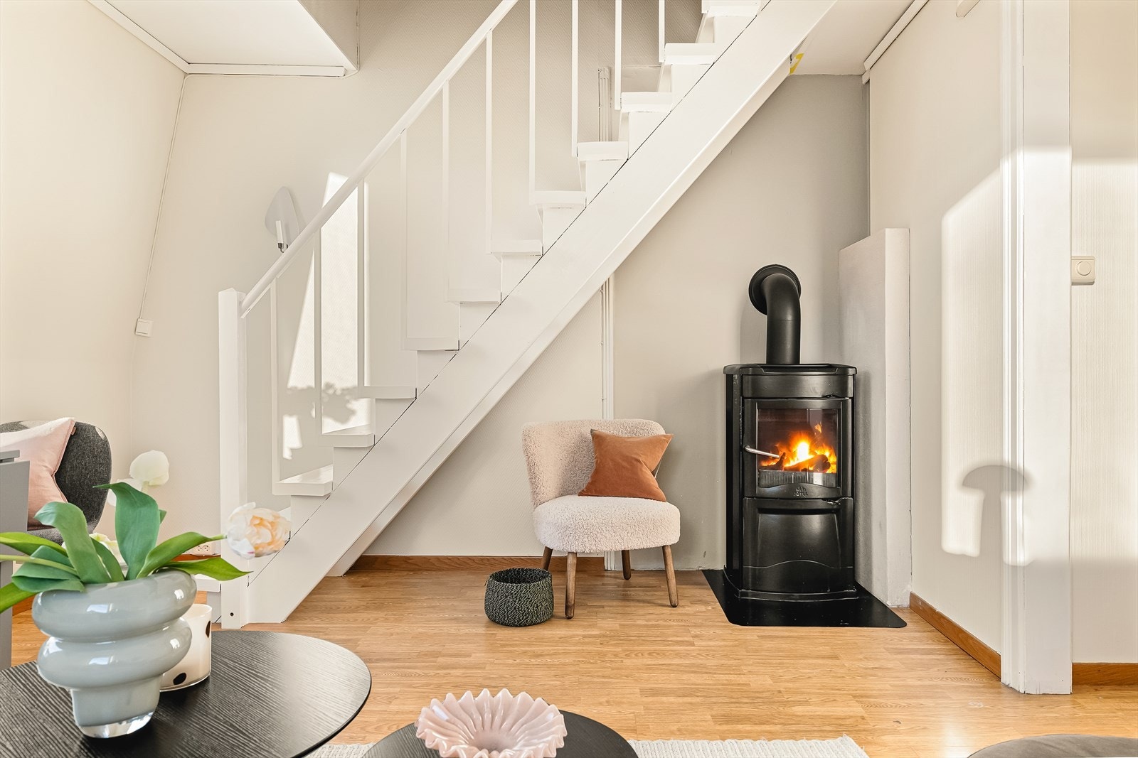 - Leiligheten har et internt bruksareal på 77 m² og inneholder entré, stue, kjøkken, 2 soverom, bad og loft - Galleribilde