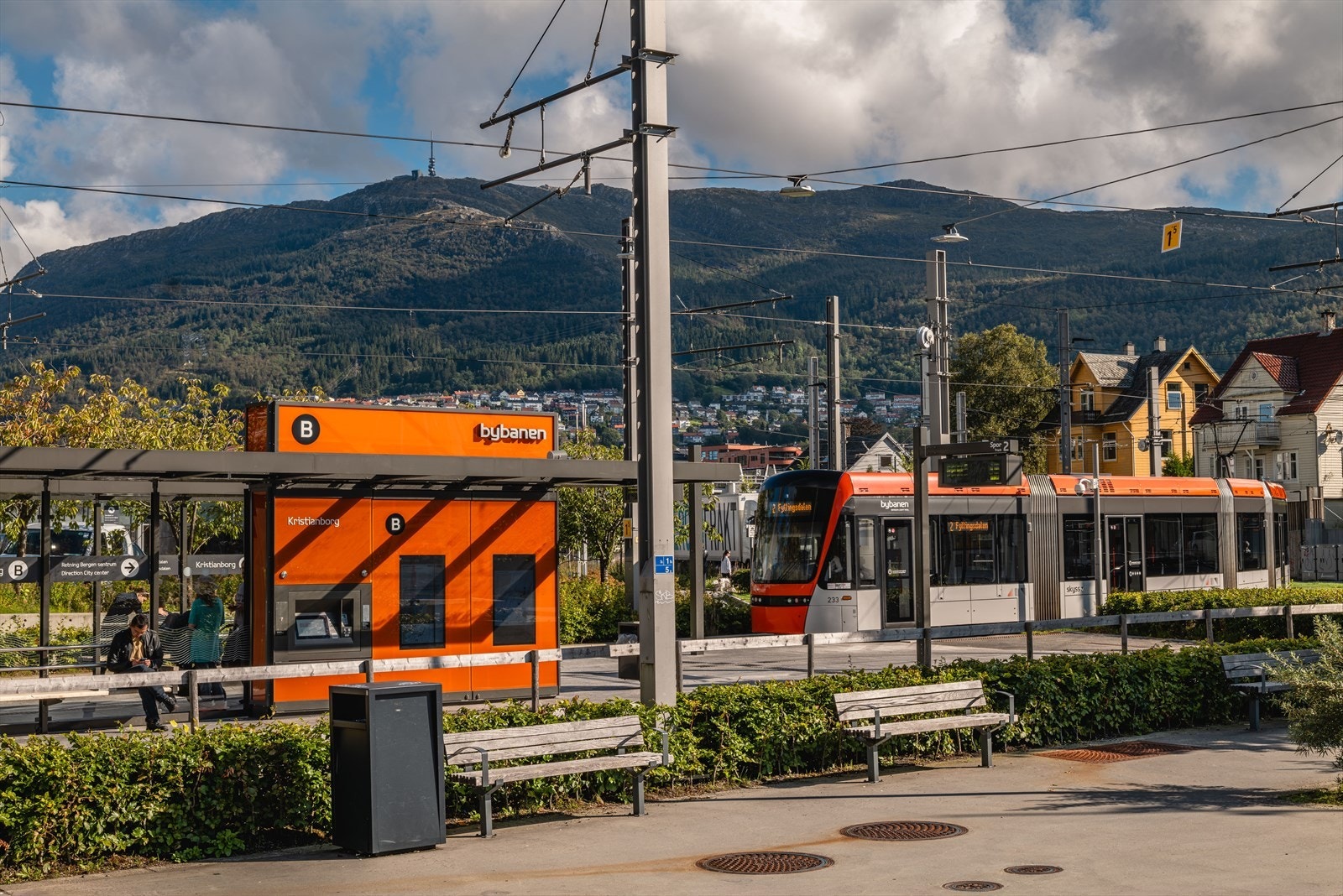 - Du har også gangavstand til Kristianborg bybanestopp hvor linje 2 går - Galleribilde