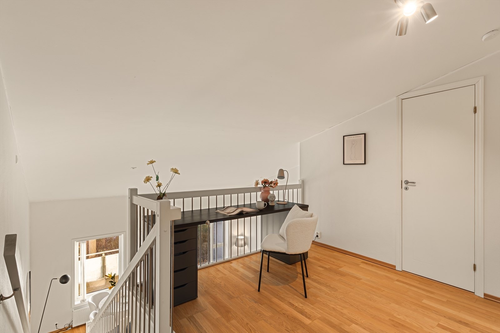 Gang nyttet som kontor Galleribilde