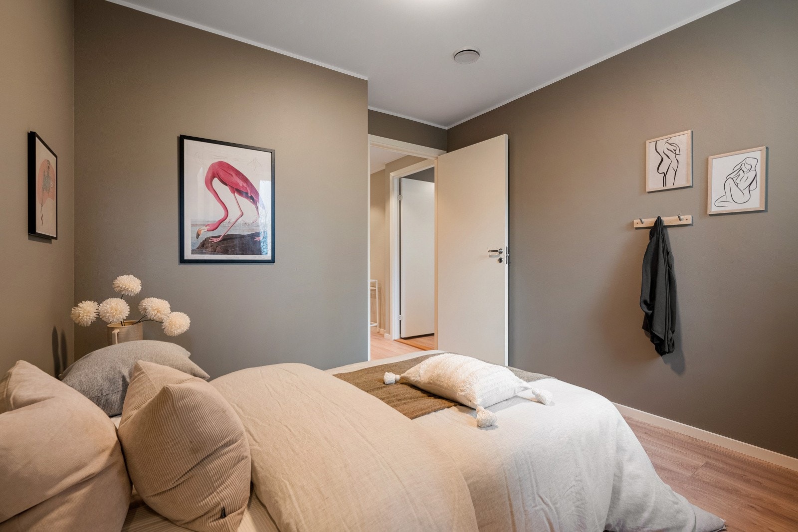 Pene overflater her også Galleribilde