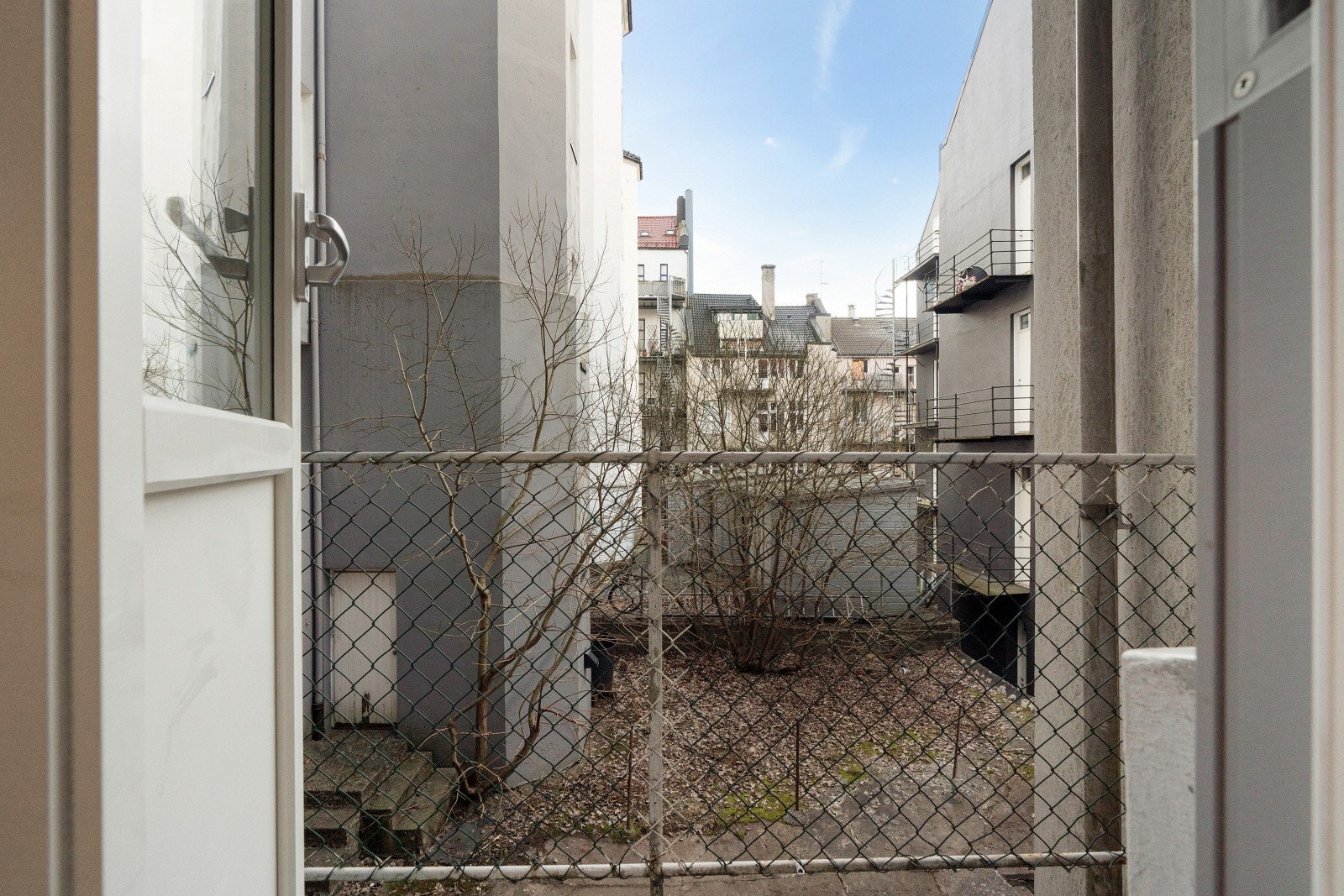 Ny dør og vindu Galleribilde