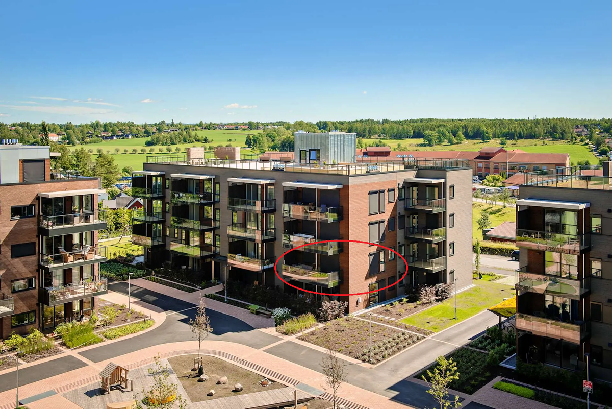 Leiligheten ligger i 2. etg og har gode solforhold gjennom hele dagen Galleribilde