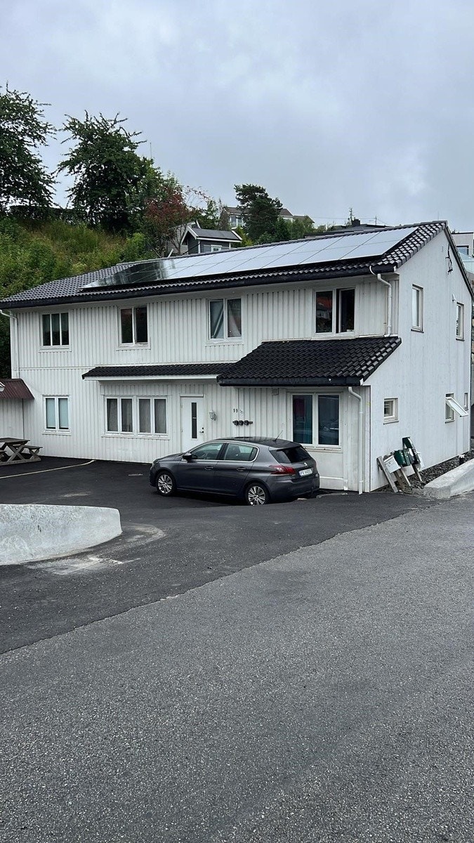 Stort uteområde - mulighet for parkering av kapasitet Galleribilde