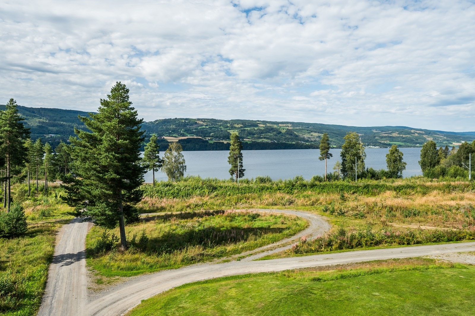 Bilde nedenfor tomta. Galleribilde