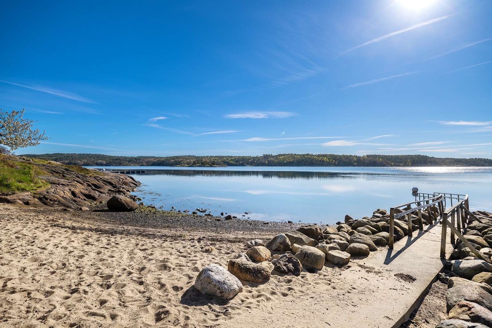 Flere flotte badestrender rett over veien for Vestre Kaldvell 4. Galleribilde