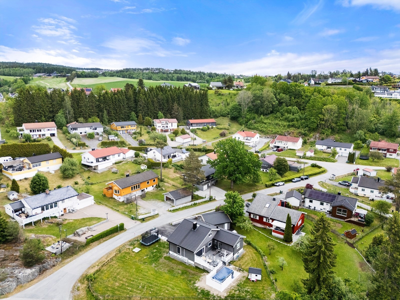 Området består av eneboliger. Velkommen til visning! Galleribilde