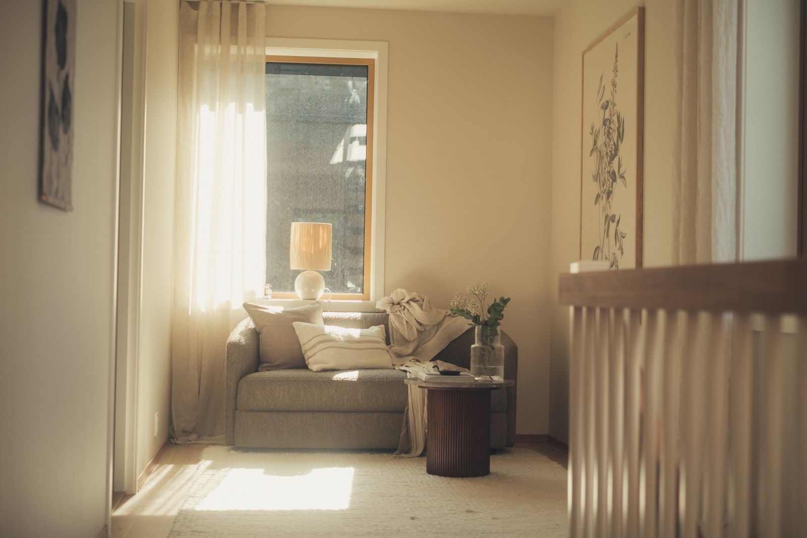 I 2. etasje er det soveromsavdeling med 3 gode soverom - i gangen er det er det mulig å etablere et fjerde soverom Galleribilde