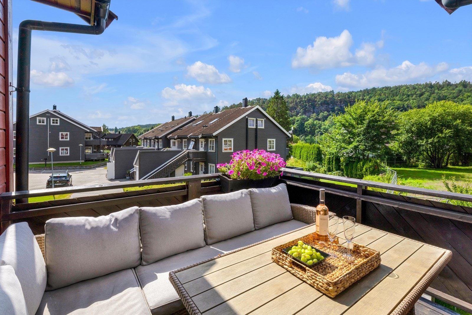 God plass til utemøbler Galleribilde