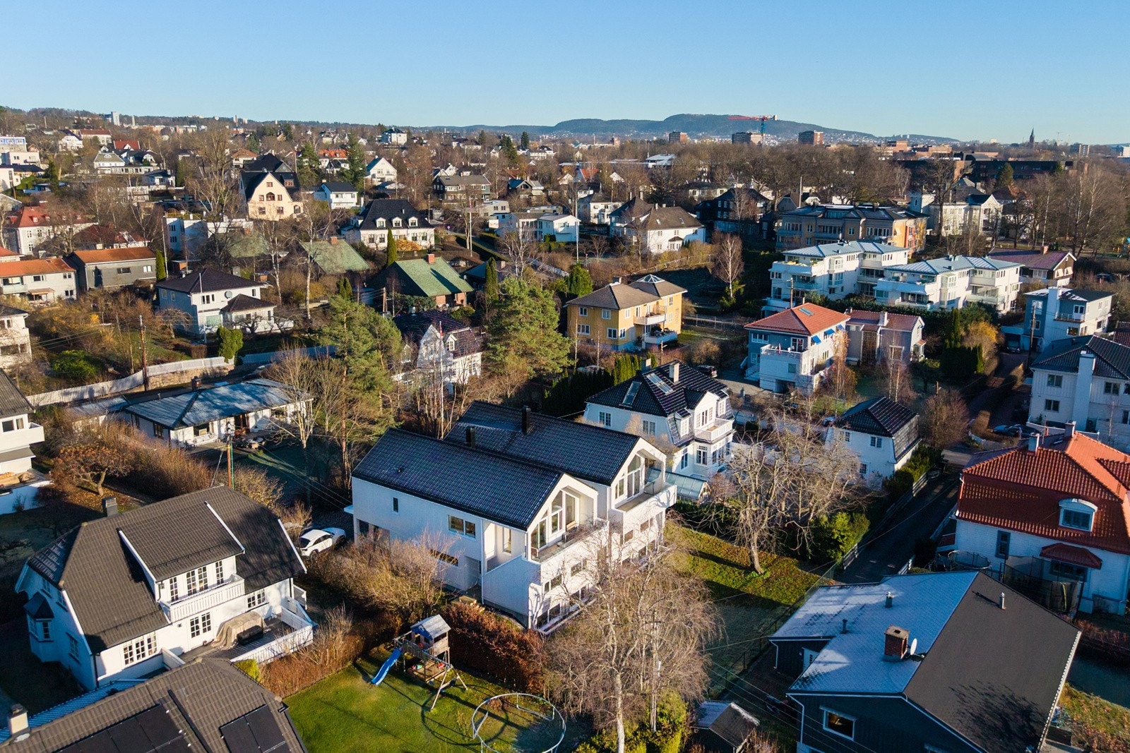 Tuengen allé er et nabolag der folk blir boende lenge - et tydelig tegn på trivsel. Det er et sosialt og inkluderende miljø, og beboerne arrangerer blant annet hyggelige gatefester og andre sosiale sammenkomster i løpet av året. Galleribilde