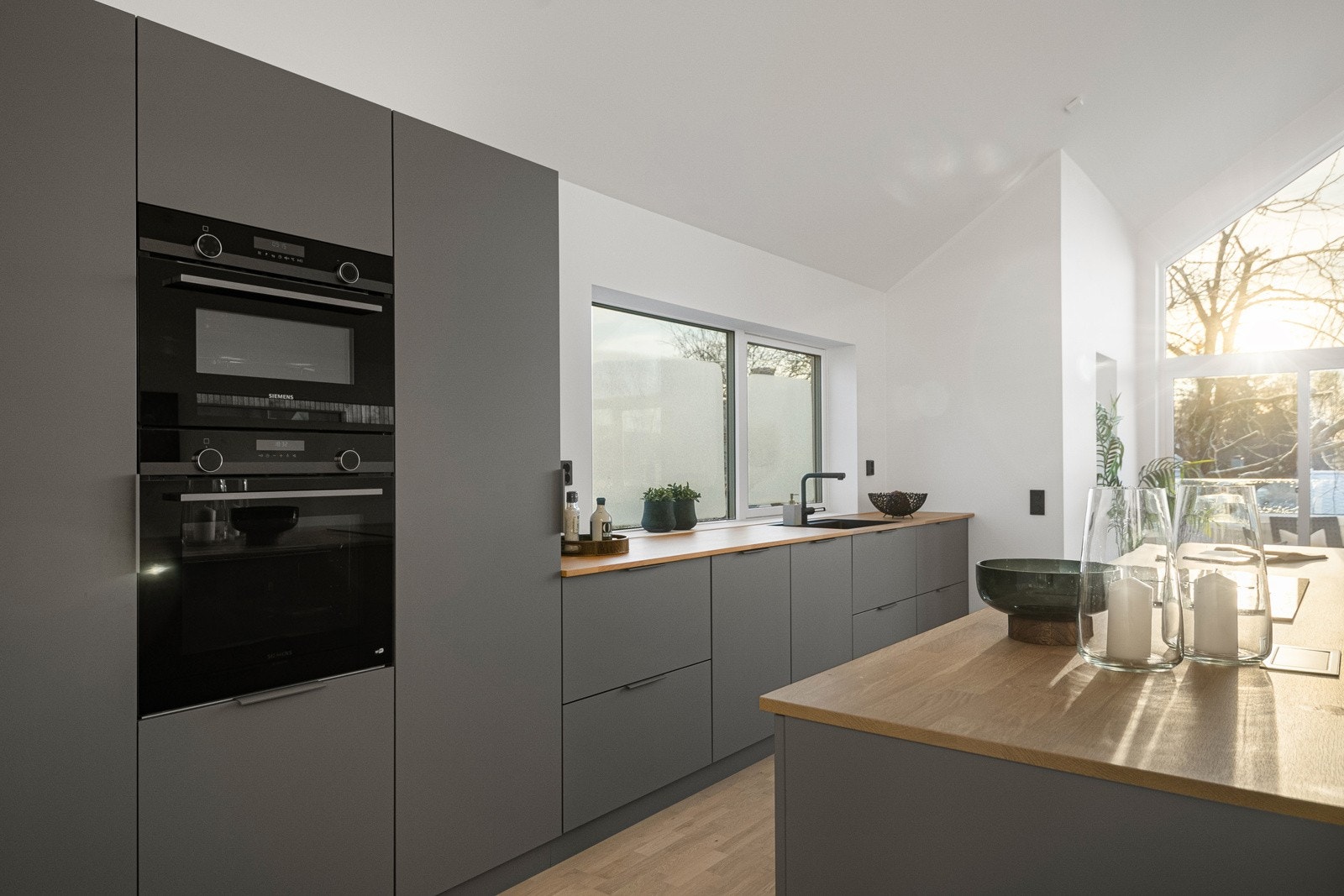 Kjøkkenet er utstyrt med waterguard og komfyrvakt. Her kan husets kokk definitivt kose seg! Galleribilde