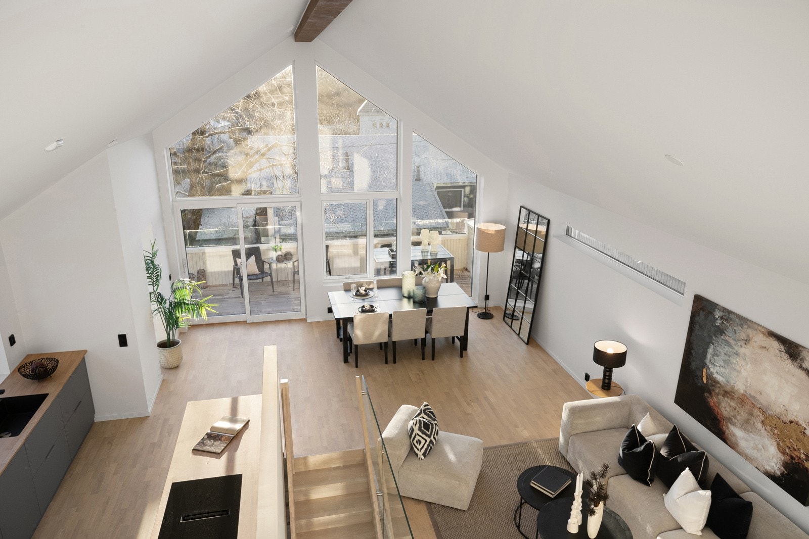 Lys parkett skaper en åpen, rolig og harmonisk atmosfære! Galleribilde