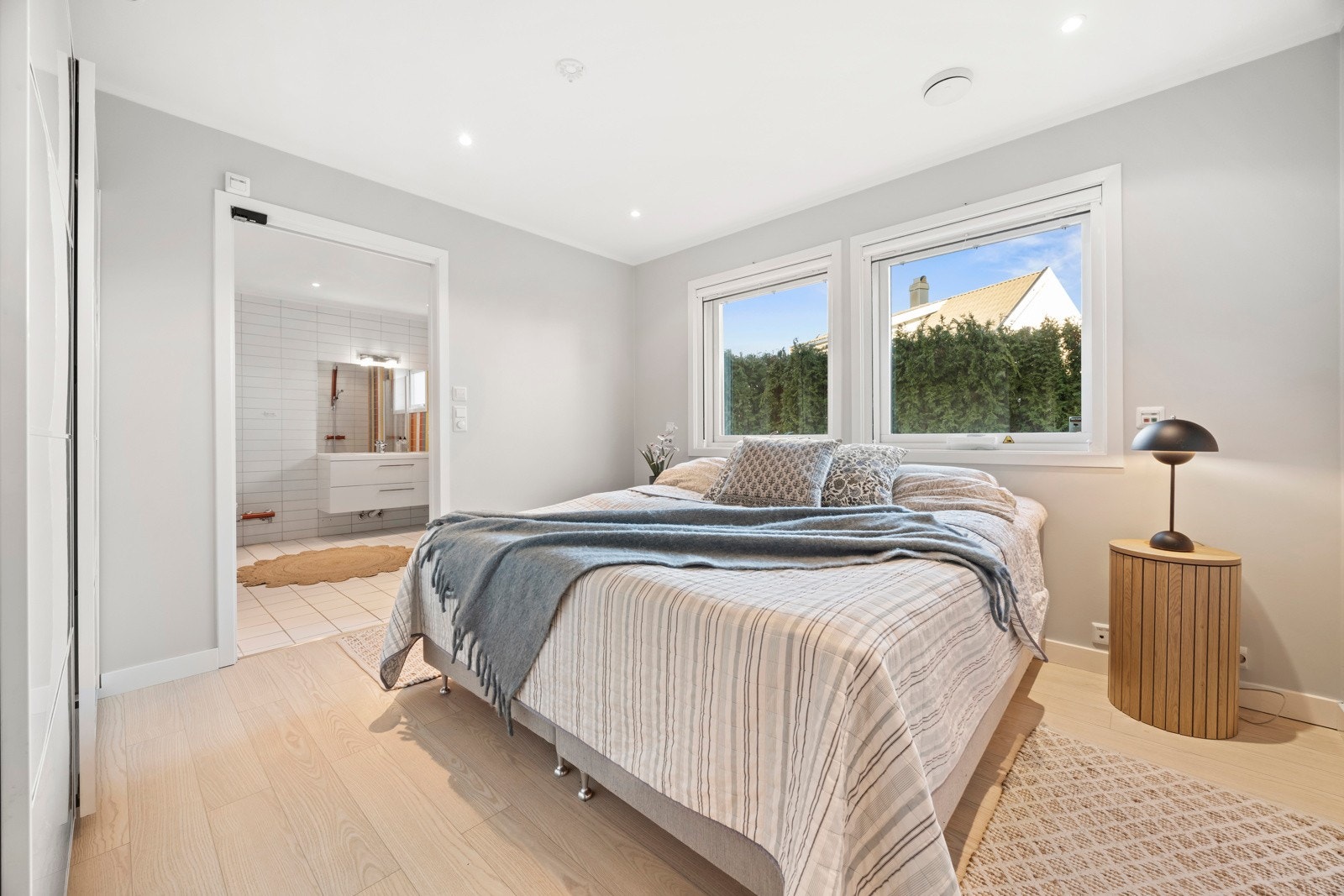 Soveorm nr 1. Denne etasjen inneholder to gode soverom med adkomst til hvert sitt bad Galleribilde