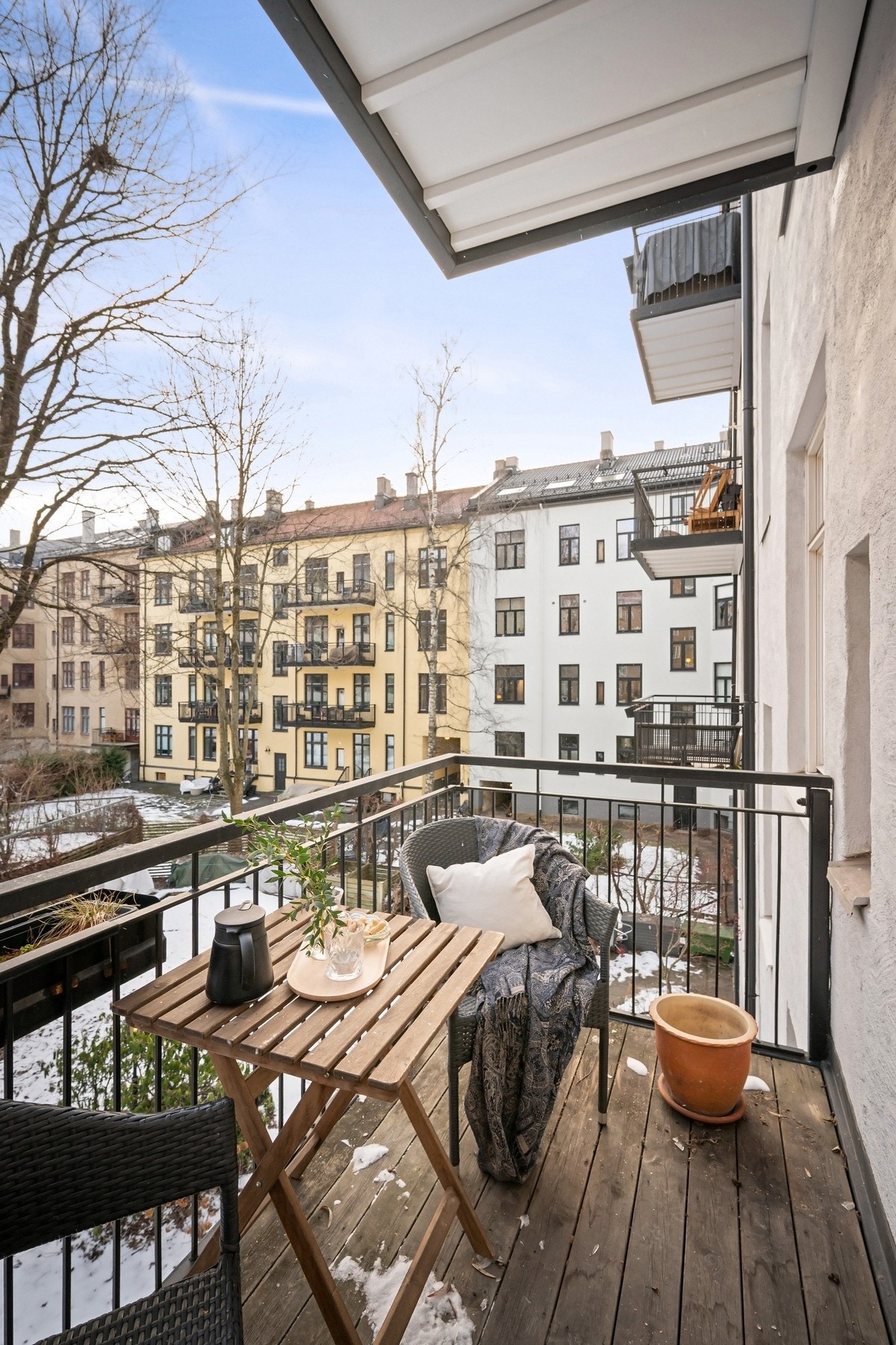 Sørøst-vendt balkong på ca. 4 m² med adkomst fra soverom. Galleribilde