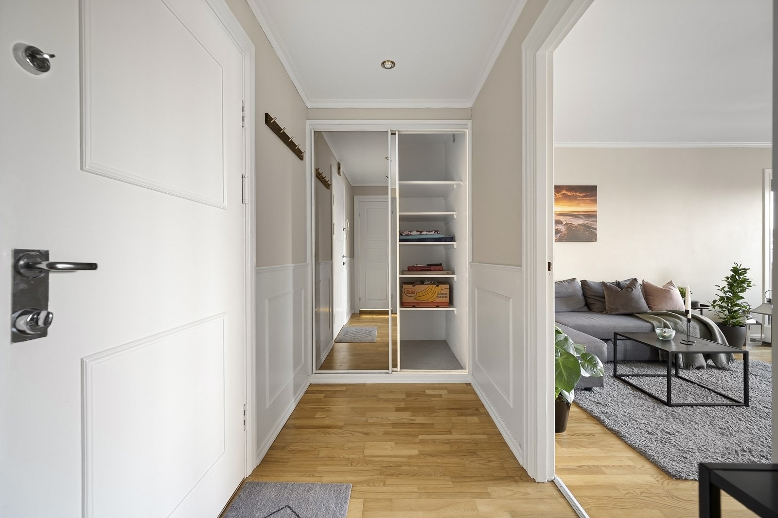 - Merk god lagringsplass i skyvedørsgarderoben - Galleribilde