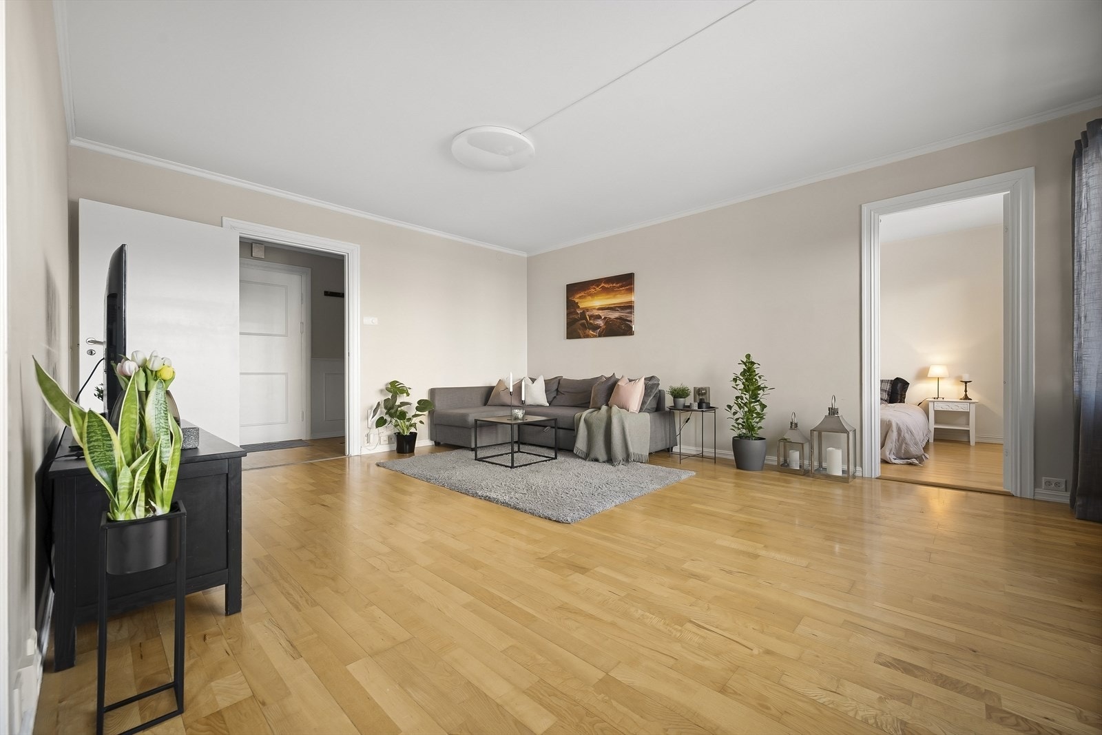 - Leiligheten holder en god standard med nyere bad - Galleribilde