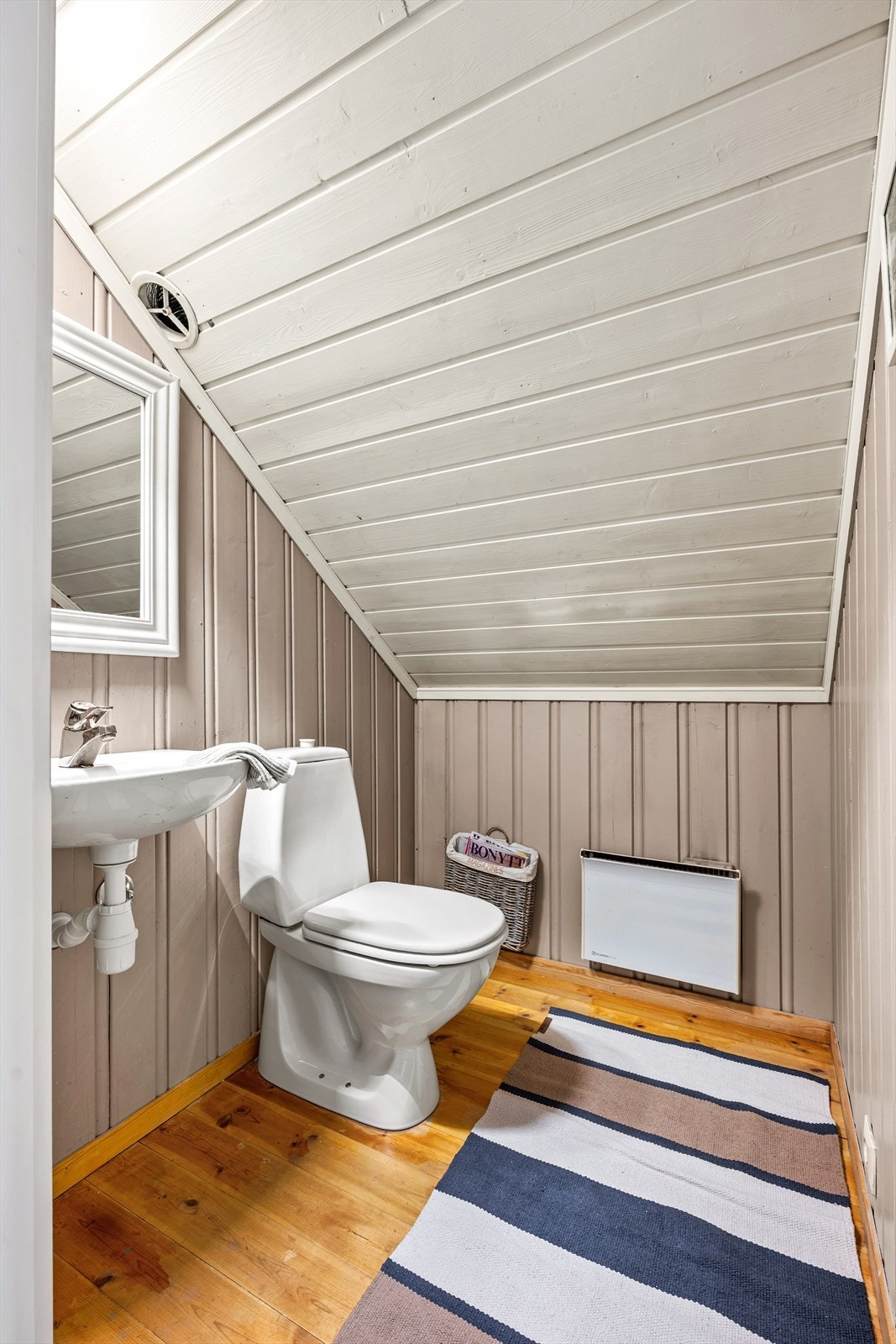 Separat wc i 2. etasje. Galleribilde