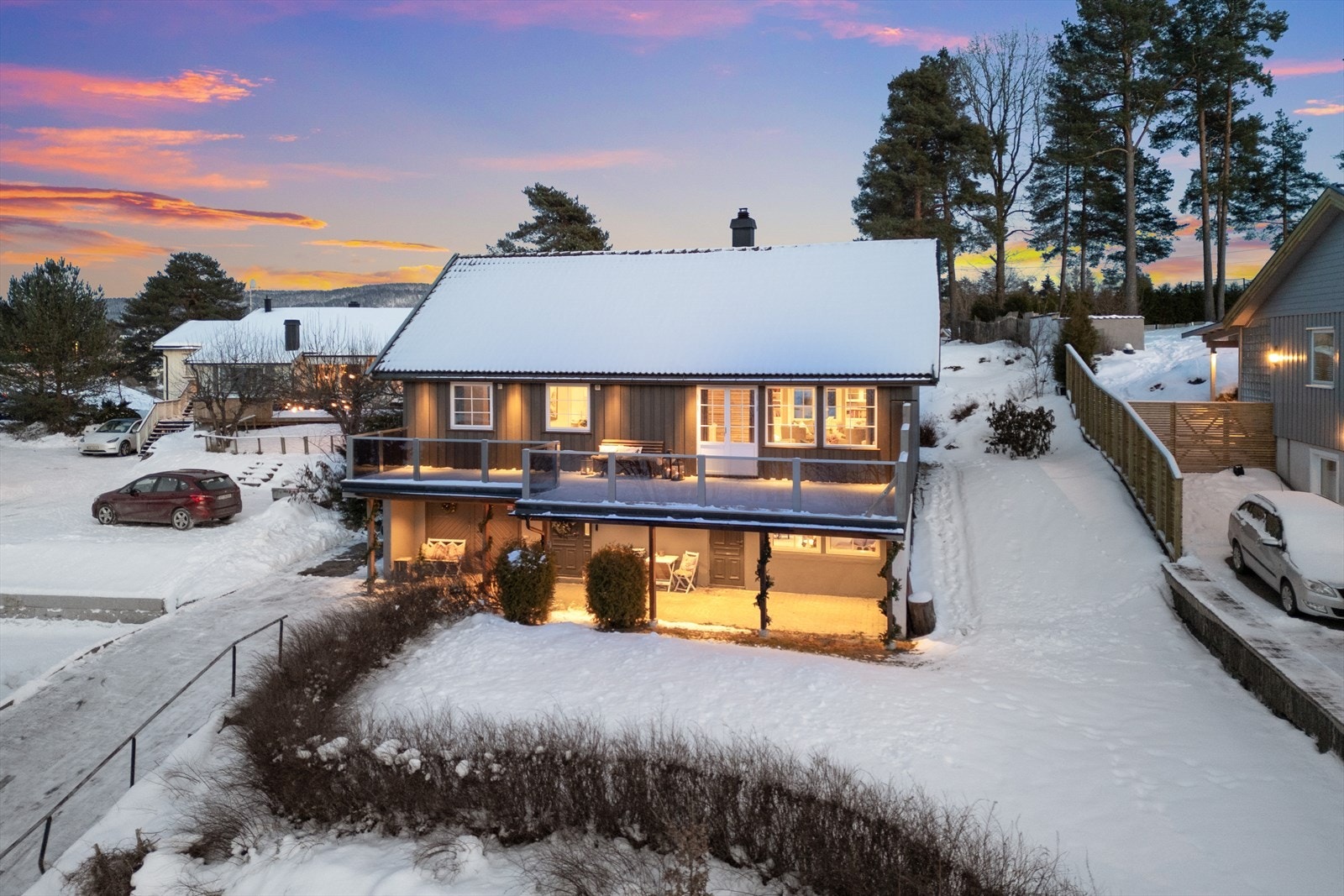 Boligen ligger svært barne- og familievennlig til med umiddelbar nærhet til Galleberg barneskole som ligger like i nærheten. Galleribilde