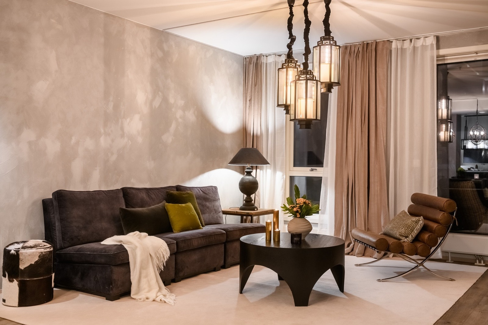 Sofakroken er romslig og utnytter planløsningen godt. Galleribilde