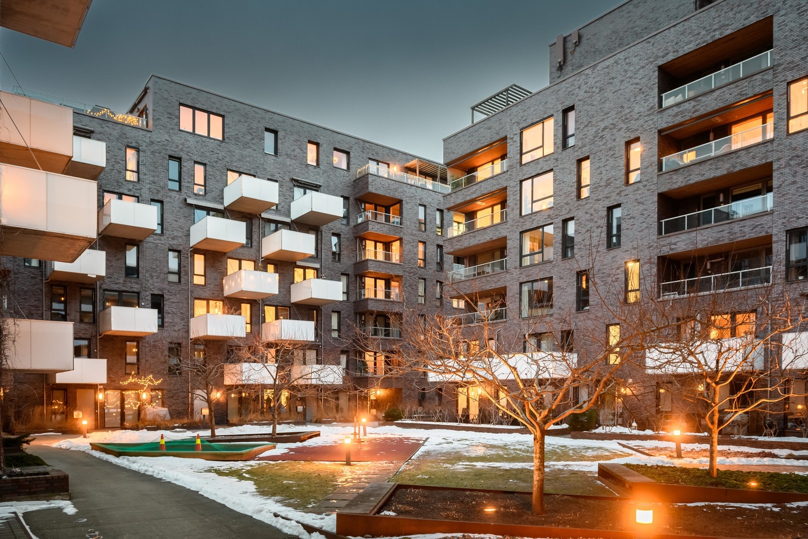 Leiligheten ligger i et moderne bygg fra 2012 i et av Sørengas mest attraktive kvartaler. Galleribilde