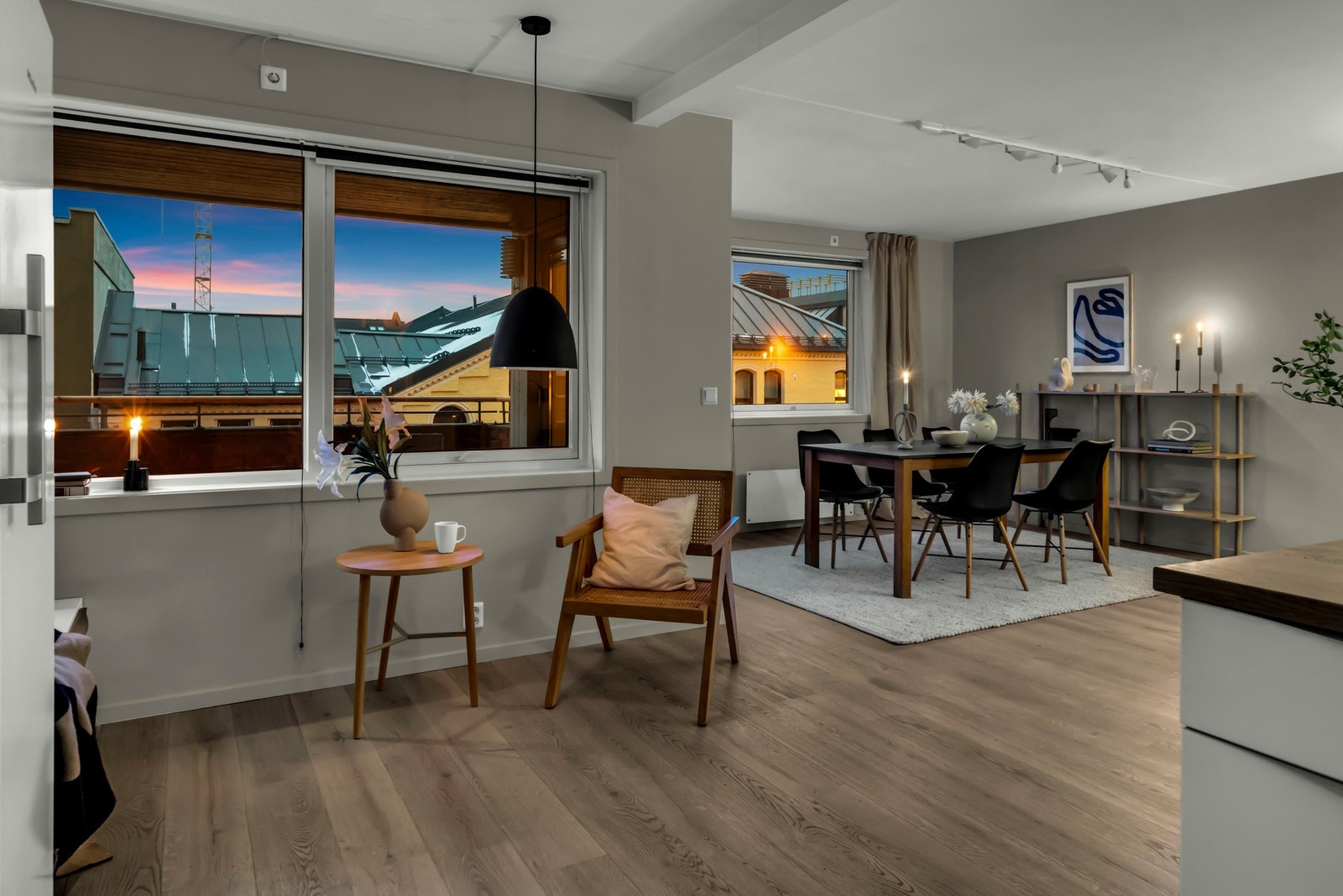 Stuen har flotte soner og flere gode innrednings muligheter. Galleribilde