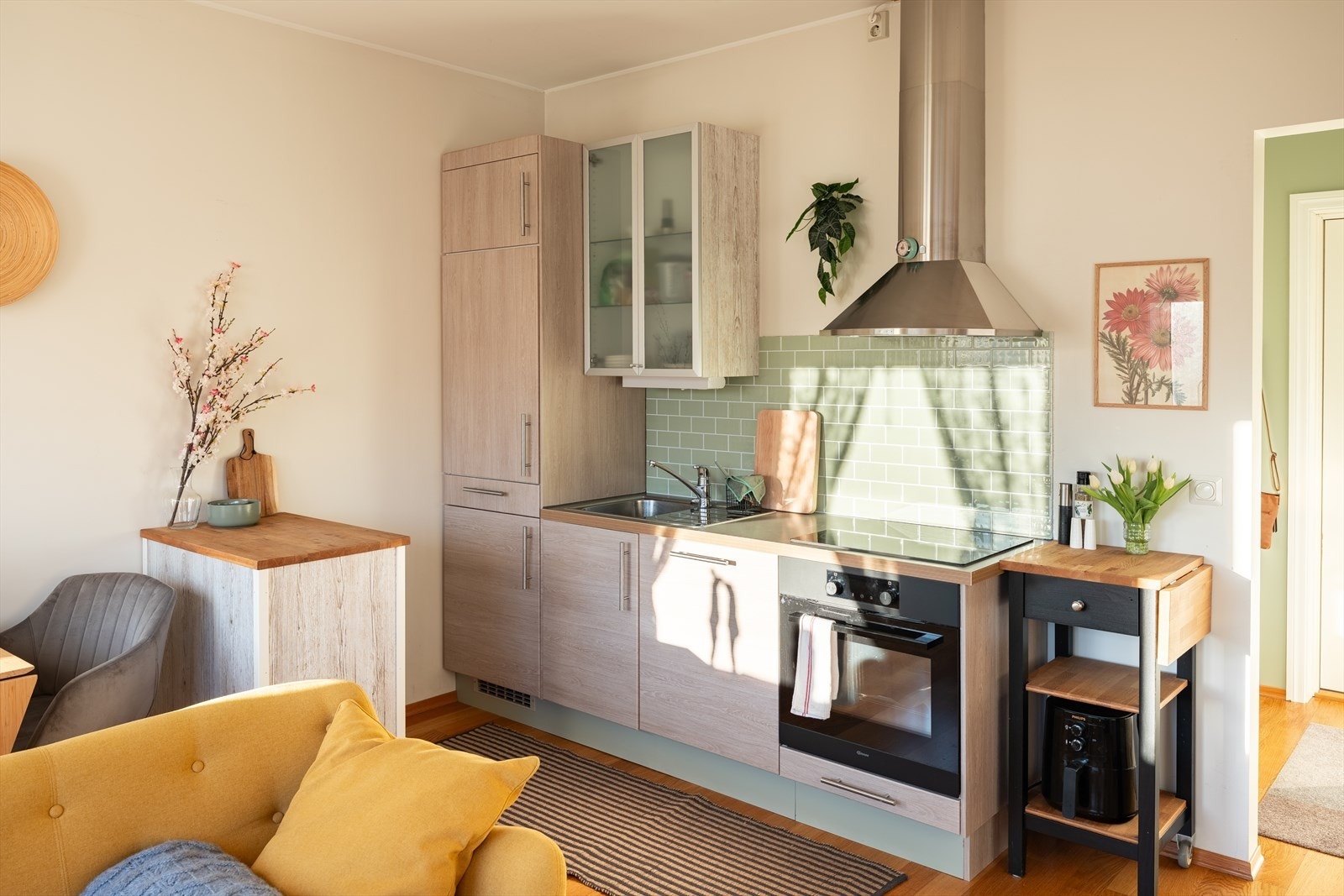 Leiligheten ligger i et veldrevet borettslag med god økonomi, som jevnlig har vedlikeholdt bygningsmassen de siste årene. Det er blant annet satt inn heis. Galleribilde