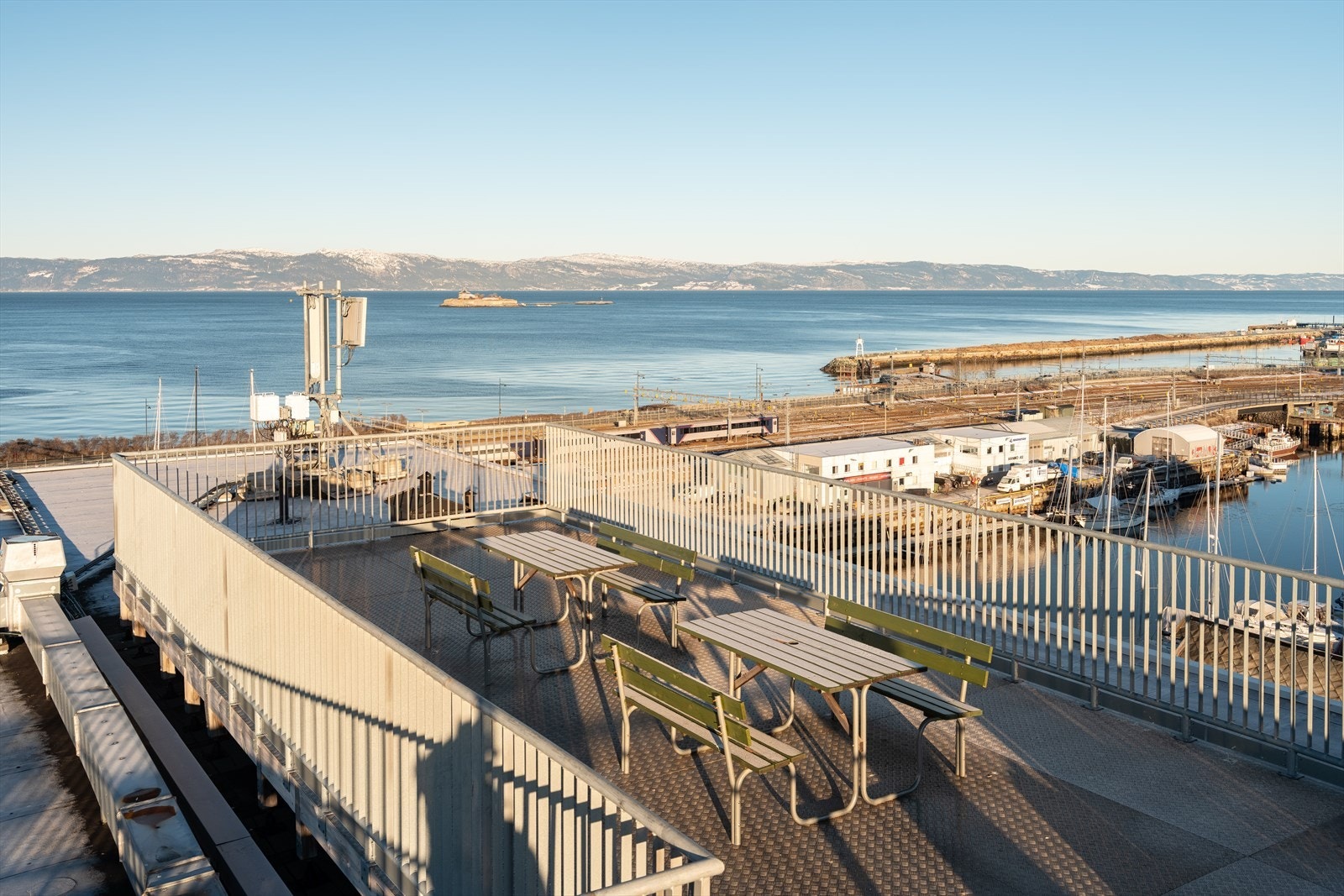 Borettslaget byr på en av byens beste takterrasser med panorama utsikt mot byen og Trondheimsfjorden. Her kan du nyte solen hele dagen! Galleribilde