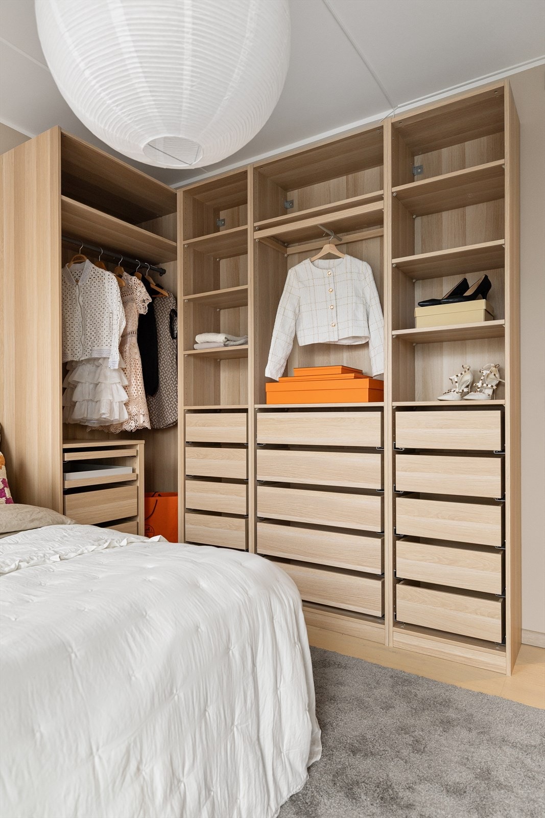 Ved full innfrielse av fellesgjeld vil felleskostnadene bli ca. kr. 3858,- inkl. a-konto oppvarming Galleribilde