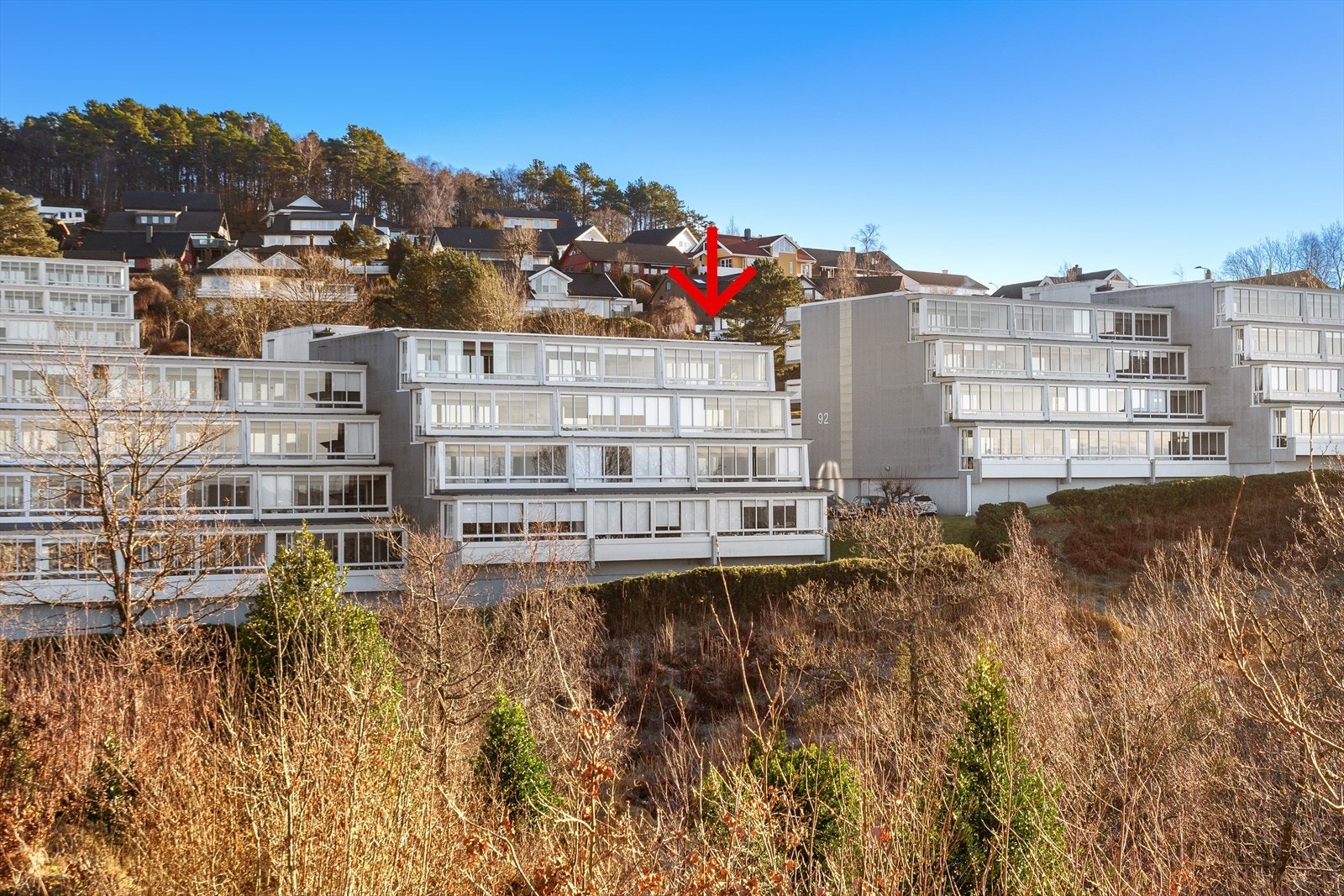 Leiligheten har en veldig fin plassering i boligblokken, helt på enden i øverste etasje Galleribilde