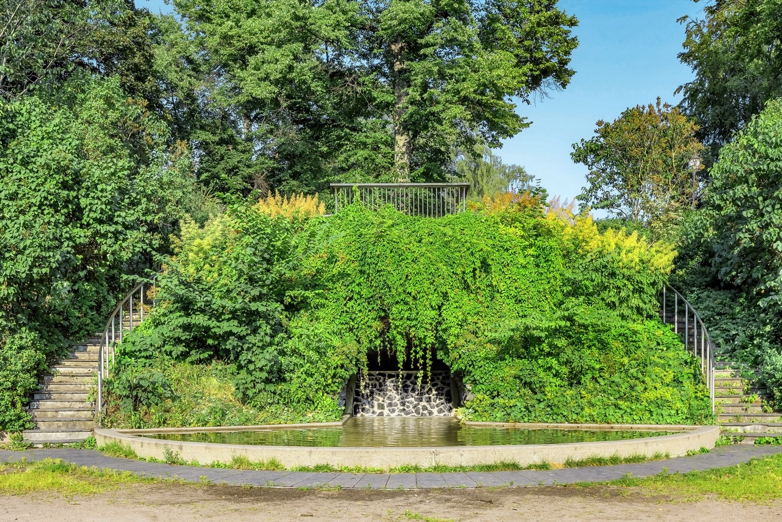 Kampen park ligger rett over veien. Galleribilde