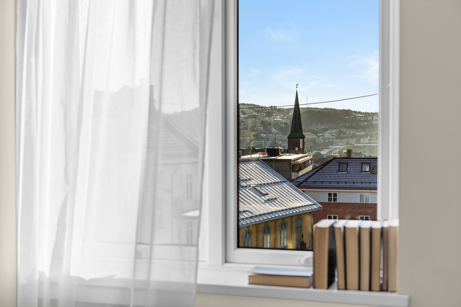 Fra denne siden er det flott utsikt utover hustakene og mot Ekeberg. Galleribilde