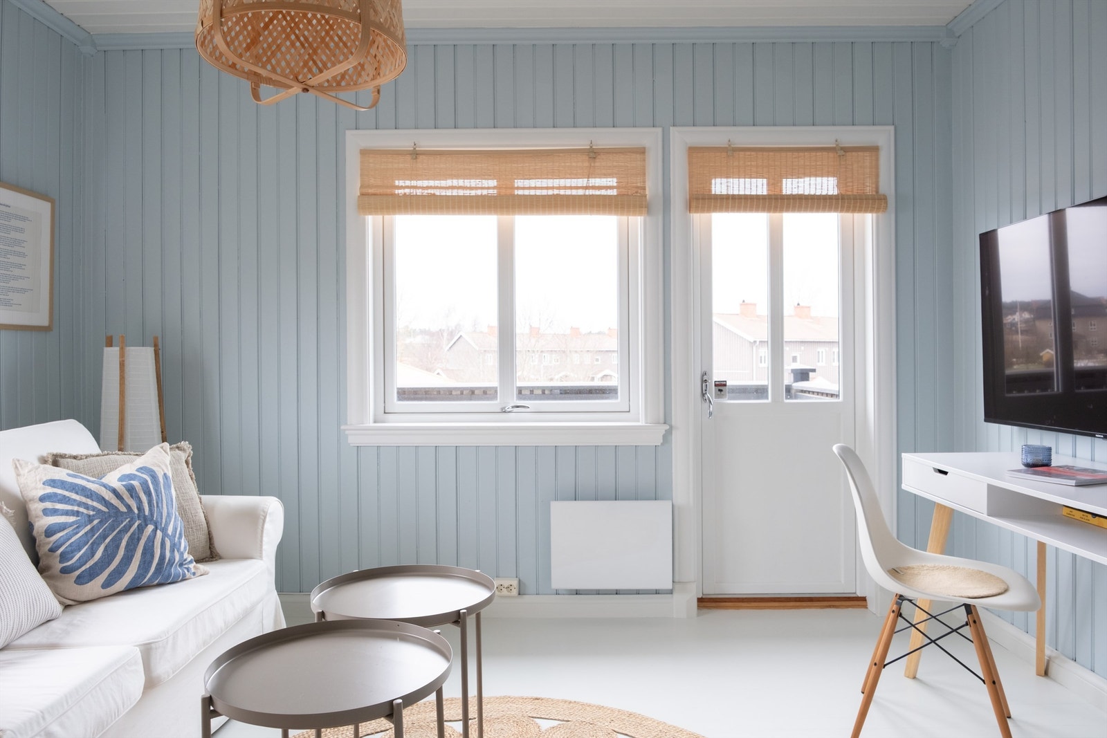 Vestvendt balkong er tilknyttet stuen/soverommet. Galleribilde