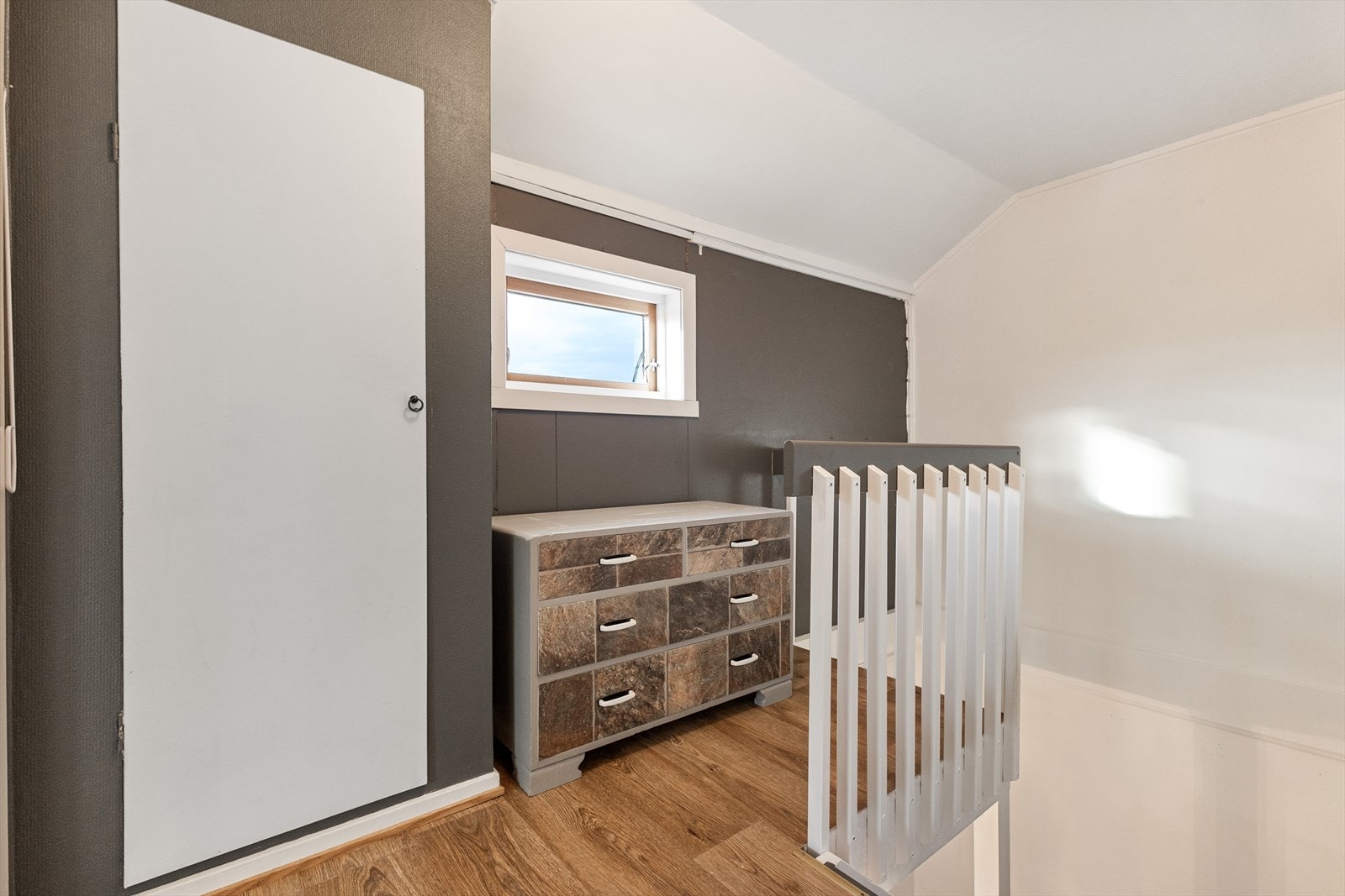 Hall i 2.etg. Galleribilde